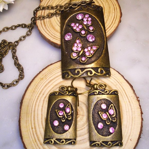 NWOT Beautiful Vintage pink rhinestone butterfly necklace and earring set - Picture 1 of 5
